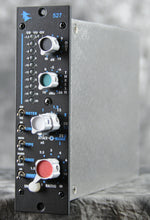 Load image into Gallery viewer, API 527 Compressor Limiter Module Side Angled View